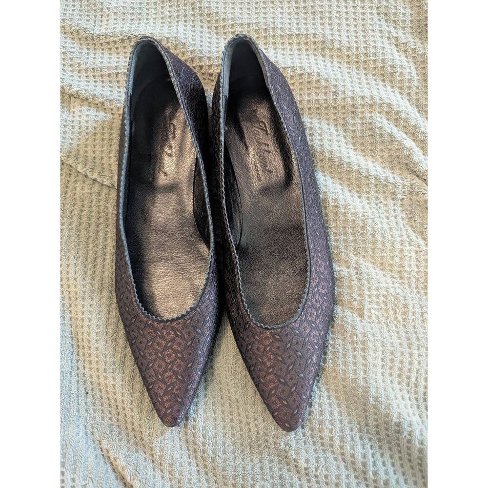 Cheyenne Women's Size 39 US 9 Black Leather Pointed Toe Flats